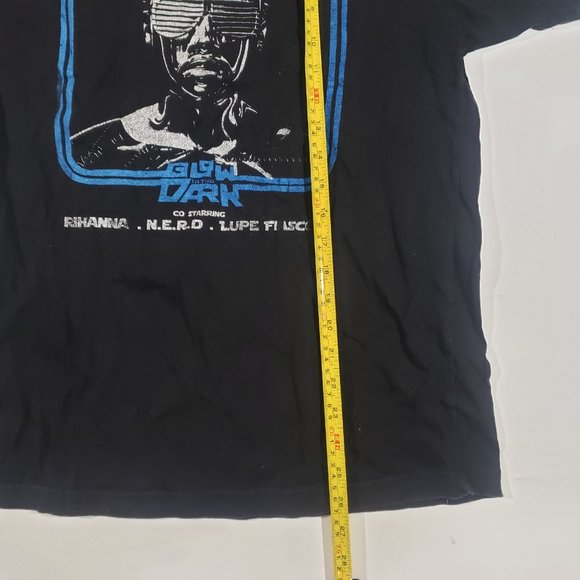 Kanye west glow in the dark tour  small size unisex 2008 rihanna nerd - Picture 6 of 7